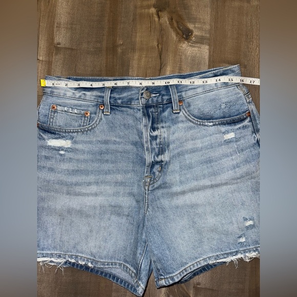 Pistola Devin Mom Cut Off Shorts in Size 29 - Picture 3 of 7